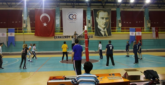 Özel İdare İlkokulu Çerkezköy Belediyesi’ni 2-1’le geçti
