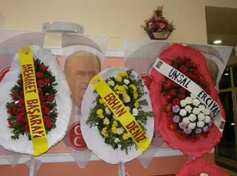 ADAY ADAYLARI GÖRÜCÜYE ÇIKTI