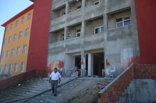 Veliköy Belediyesi okulu bitiriyor