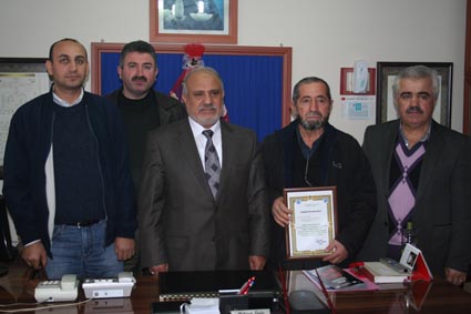 Müftü'den cami derneklerine plaket
