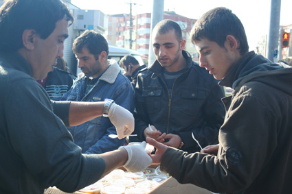 Çerkezköy Belediyesi Aşure dağıttı