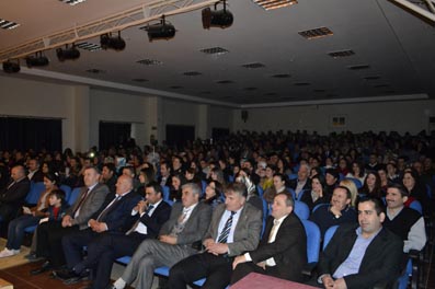Öğretmenler ‘Göç’ü sahneledi