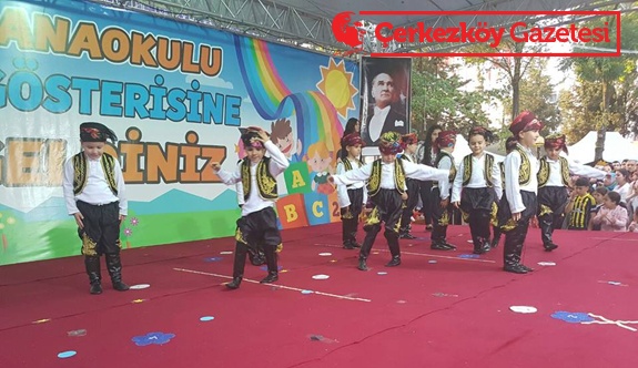 Minik öğrencilerden yılsonu etkinliği