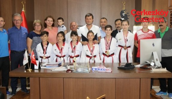 Türkiye Şampiyonu miniklerden ziyaret