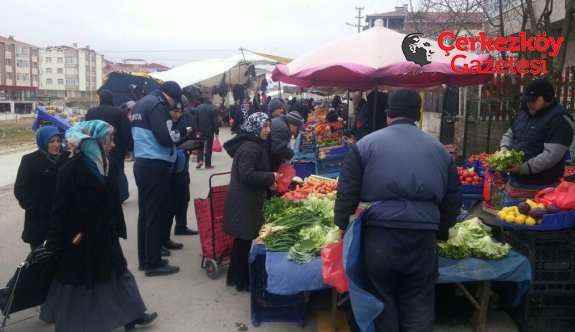 Zabıta ekipleri pazar denetimlerini sürdürüyor