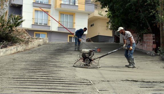 İki sokağa demirli beton yol