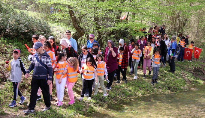 ÇOCUKLAR BAYRAMDA DOĞANIN KEYFİNİ ÇIKARDILAR