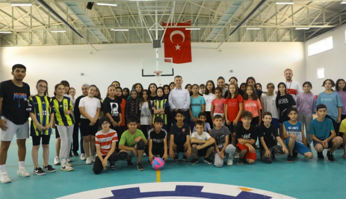 Çetin, Yaz Spor Kursları Öğrencilerini Ziyaret Etti