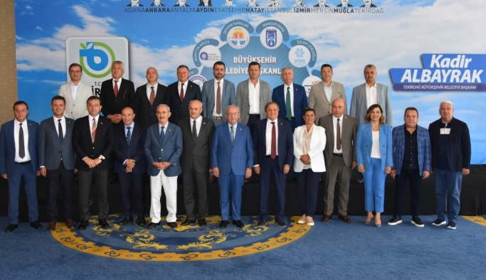 11 BÜYÜKŞEHİR BELEDİYE BAŞKANI TEKİRDAĞ'DA BULUŞTU