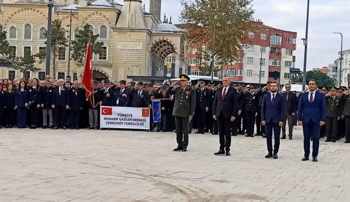Özlem ve minnetle anıldı