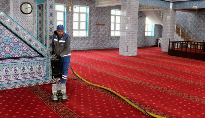 İBADETHANELERDE BAYRAM TEMİZLİĞİ