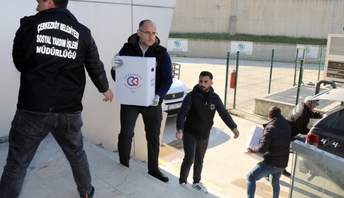 Komşu Paketler ihtiyaç sahiplerine ulaştırılıyor