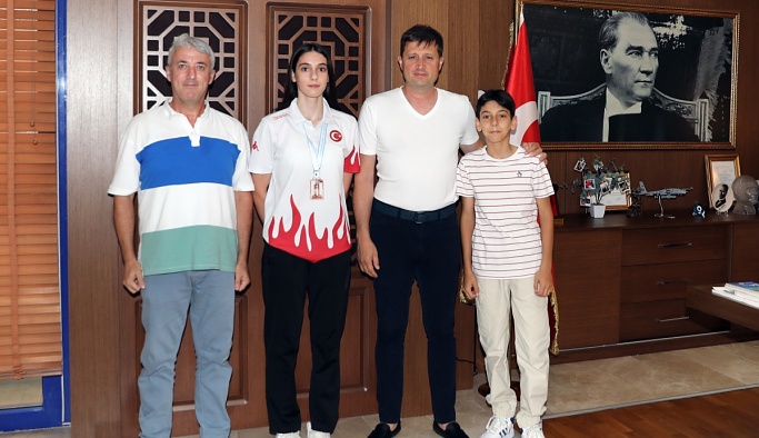 AVRUPA 3.’SÜ BEYZANUR’DAN AKAY’A ZİYARET