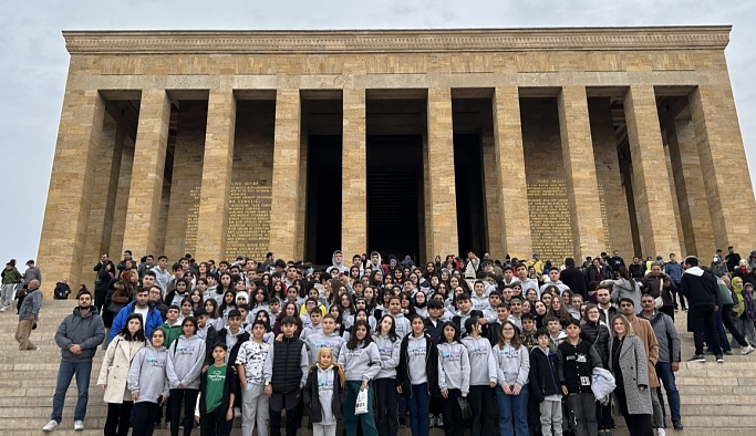 Halk Akademisi öğrencilerinden Anıtkabir ziyareti