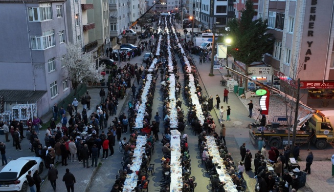 Çerkezköy’de mahalle iftarları başladı