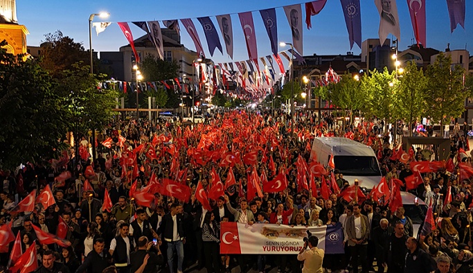 ÇERKEZKÖY 19 MAYIS’I GENÇLİK ŞÖLENİ İLE KUTLUYOR