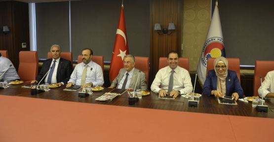 Ak Partili vekillerin Çerkezköy ziyaretlerinde; Tren seferleri, Saray yolu ve Kampüs projesi konuşuldu