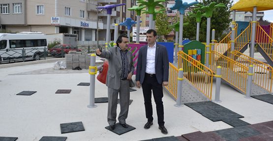 Akay devam eden park çalışmalarını inceledi