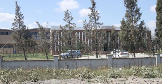 Çalıştığı işyerinde kendini astı