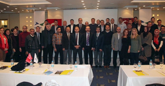 Deneyimli gazeteciler, basın danışmanlarıyla buluştu
