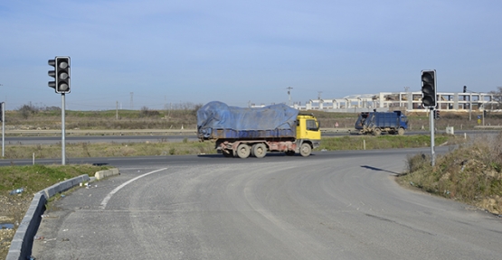 Düzensiz çalışan trafik ışıkları tehlike saçıyor