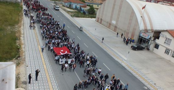 Gençlik yürüyüşünde bir araya geldiler 