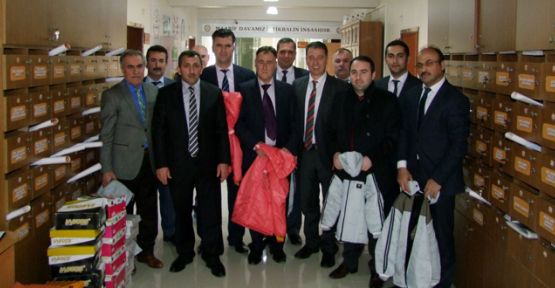 Hayırsever işadamı plaket ile ödüllendirildi