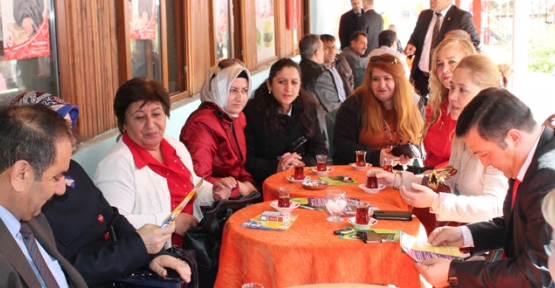 Kadın Muhtarlar Adaylarından Korkmaz'a ziyaret