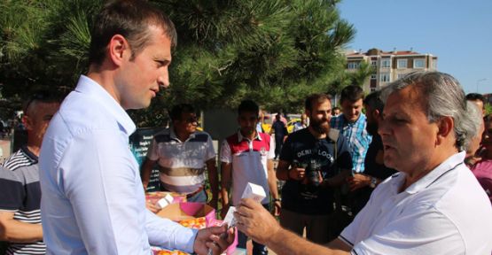 Kadir Gecesi’nde 15 bin adet kandil şekeri dağıtıldı