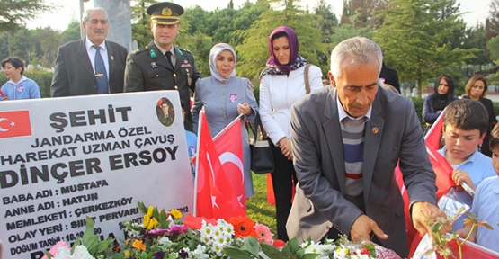 Şehit Dinçer Ersoy kabri başında anıldı