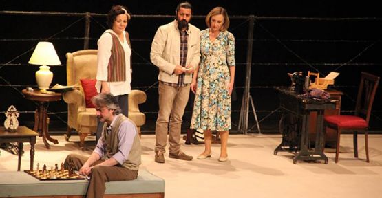 Tarihi oyun ayakta alkışlandı