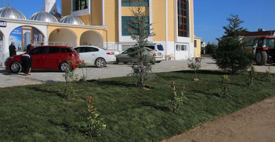 Tepe Camii’nin çevresi şekilleniyor