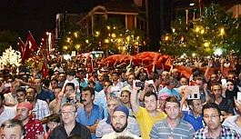 Binler sokaklara döküldü