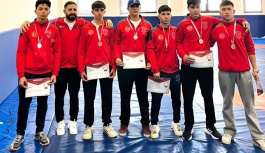 GÜREŞÇİLERDEN BÜYÜK BAŞARI