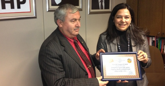 YÜCEER’E ANLAMLI PLAKET